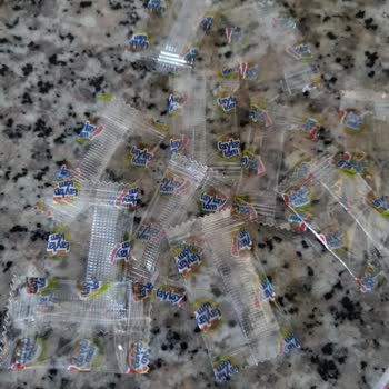 Manisa Şok Market'te Laylaylom Şekerleme İçinde 15 Boş Etiket Sorunu