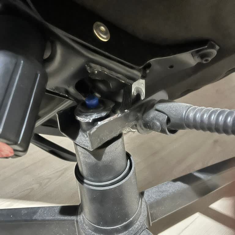 Hawk Gaming Chair Koltuğun Alt Kaynak Kısmı Kırıldı