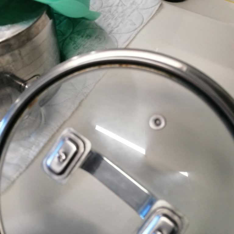 Karaca Züccaciye Tencere Setinde Paslanma