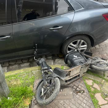 Martı Mopedinin Aracımın Kapısına Çarpması Ve Hasarımın Tamamı İçin Tazminat Talebi