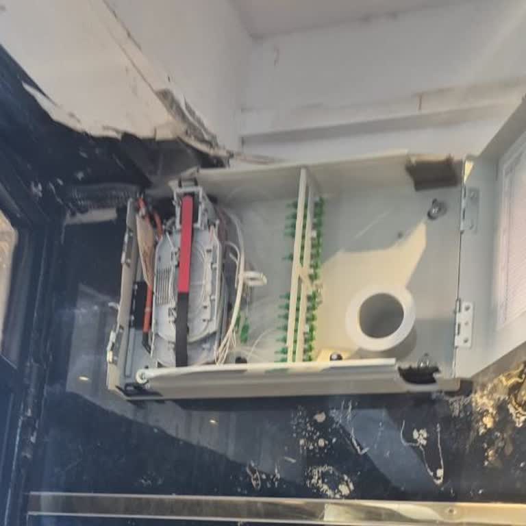 Superonline'da Hasarlı Fiber Kutusu Nedeniyle Üç Aylık İnternetsiz Kalma Şikayeti