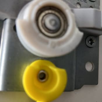 Raylı Dolabın Sürgüsü Bozuldu, Yedek Parça Ve Destek Talebi