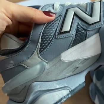 Sneaksnet'ten Gelen Defolu Ve Lekeli Ayakkabı İçin Tam İade Talebi