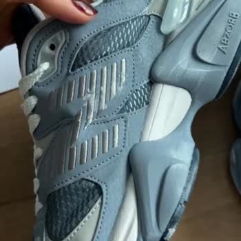 Sneaksnet'ten Gelen Defolu Ve Lekeli Ayakkabı İçin Tam İade Talebi