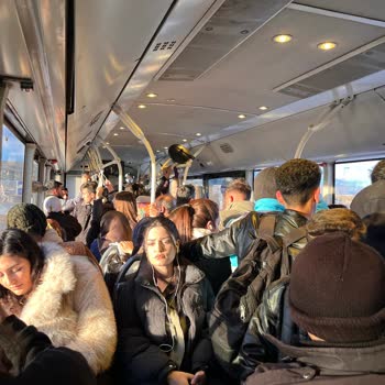 B92 Ve B92-1 Hatlarında İş Çıkış Saatlerinde Aşırı Kalabalık Ve Gecikmeler