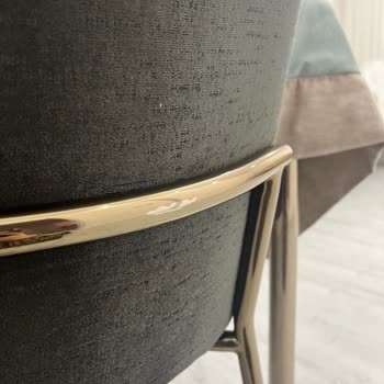 Çizik Ve Kırık Mobilyalar İçin Servis Gelmedi Ve Personel Saygısız Davrandı