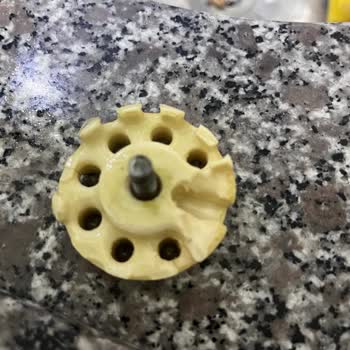 Turşu Kavanozunda Paslı Makine Parçası Bulunması: Sağlık Riski Ve Hijyen İhlali