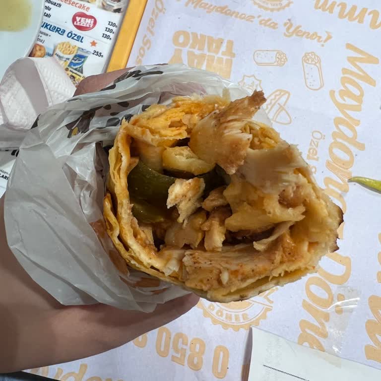 Maydonoz Döner'de Tavuksuz Dürüm Ve Mayonezsiz Servis Üzerine Şikayet