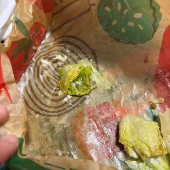 Burger King Şubesinde Bozuk Köfte Ve Çürük Marul Şikayeti