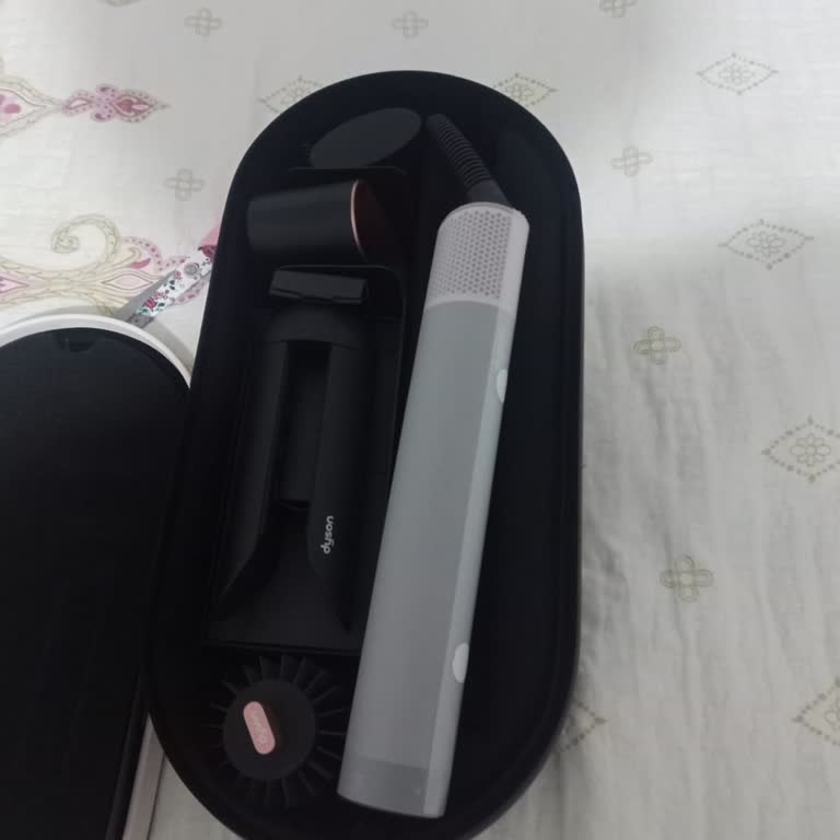 Dyson Airwrap Co-anda 2X Modelinde Filtre Başlığı Eksik Ve Kampanya Hediyesi Yok