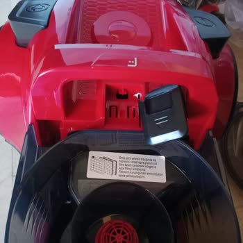 Kırık Gelen Elektrikli Süpürge İçin İade Reddi Ve Mağaza Yetkilisinin Saygısız Davranışı