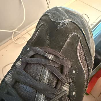 Kısa Sürede Yırtılan Skechers Ayakkabısı Üretim Hatası İade Talebi