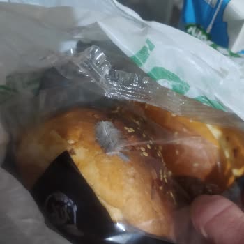 Unlüx Hamburger Ekmeğinde Kuş Tüyü Bulunması Hijyen Krizi