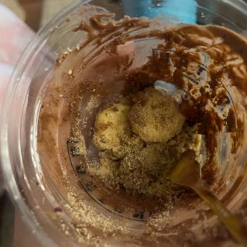 Boston Siparişlerinde Çilekli Cup Hatası Tekrarlıyor