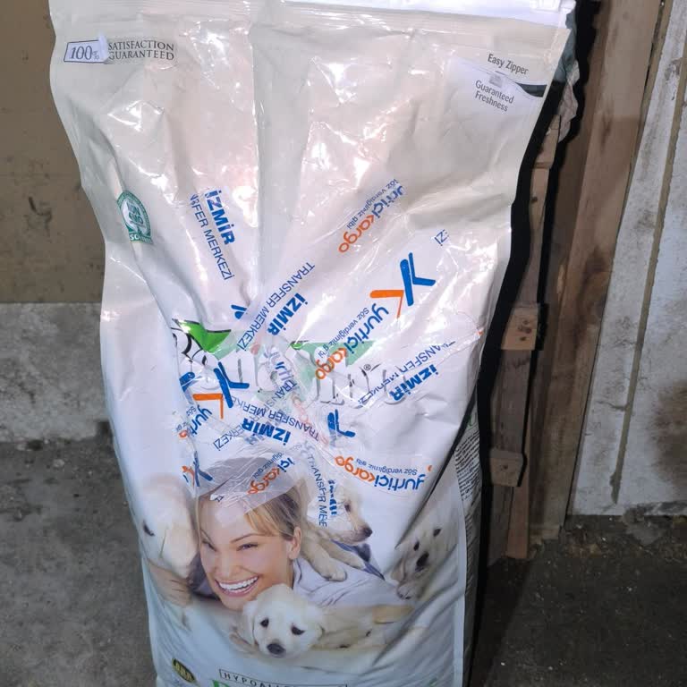 Yırtık Ambalajlı Köpek Maması Teslimatı Ve Eksik Hediye Kabı İçin İndirim Talebi