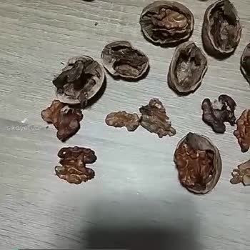 Koop Market Tarım Cevizlerin İçi Kurumuş Ve Acı!