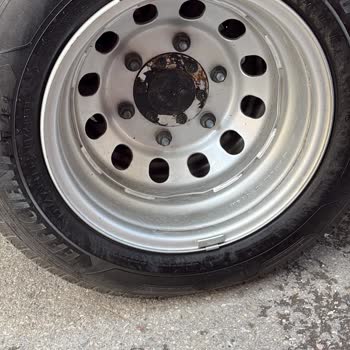 Sıfır Kilometrede Paslı Jant Göbeği Ve Yetkili Servisin Çözüm Eksikliği