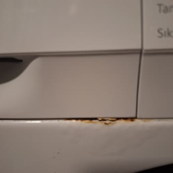 Siemens Çamaşır Makinesi Paslanıyor Ve Çamaşırları Lekeliyor