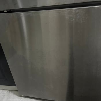 Bosch Buzdolabında Kapak Renk Solması Ve Ücretsiz Değişim Talebi