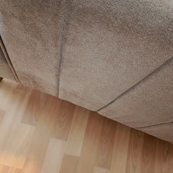 Kelebek Mobilya’da Laris Oturma Grubu Kötü İşçilikle Yeniden Döşendi