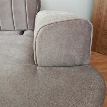 Kelebek Mobilya’da Laris Oturma Grubu Kötü İşçilikle Yeniden Döşendi