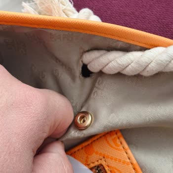 Omuz Çantası Onarım Sonrası Kötü Durum Ve Değişim Talebi