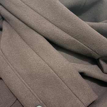 Zara Kabanında Hızlı Tüylenme Ve Değişim Talebi