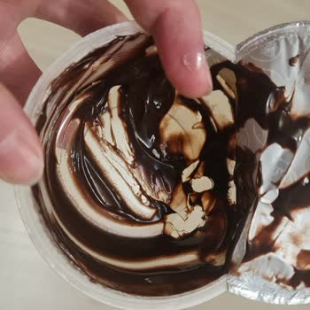 Getir Büyük Siparişindeki Profiterolde Kırık Plastik Parça Ve Güvenlik Riski