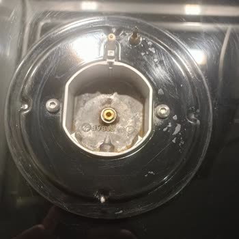 Garanti Süresindeki Cam Ocakta Çizik Ve Leke Sorunu İçin Ürün Değişimi Talebi