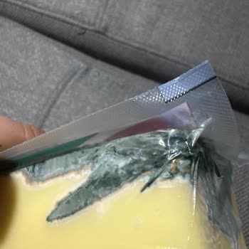 Özgüllü Kaşarın Son Kullanma Tarihiyle Çelişen Küflenmesi Ve Zırhlı Gross Mağazasındaki Denetim Eksikliği