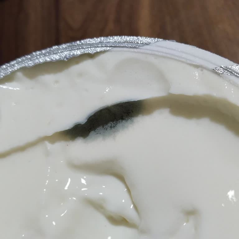 Küflü Teksüt Krem Peynir Üzerine Gıda Güvenliği Şikayeti