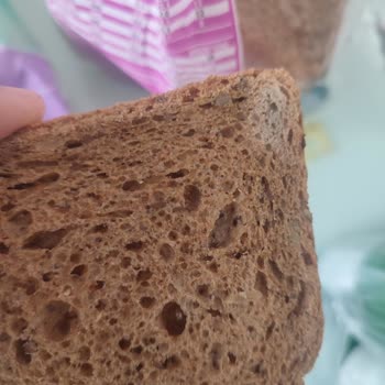 Uno Ekmek Tarihi Geçmemiş Bir Ürünün Küflü Çıkması