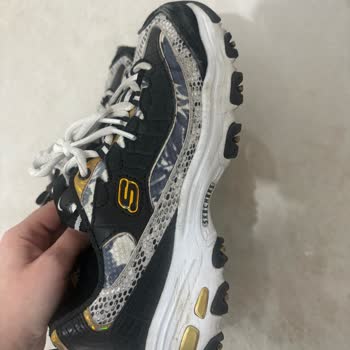 Skechers Kadın Ayakkabısının Ucunun Patlaması Ve Değişim Talebi