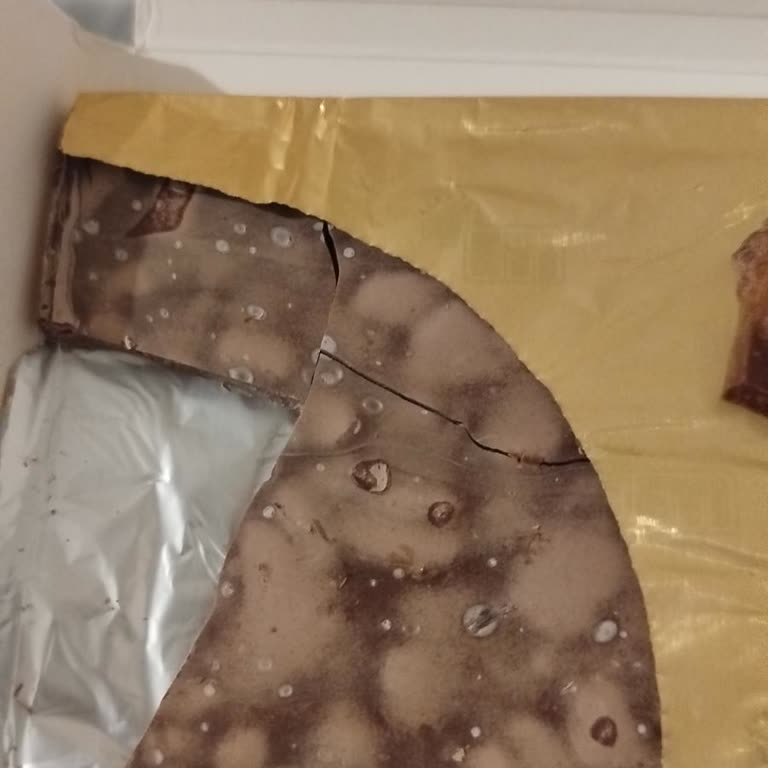 Süresi Geçmiş Gıda Ürünü Gönderimi Sağlık Riski Ve İade Talebi