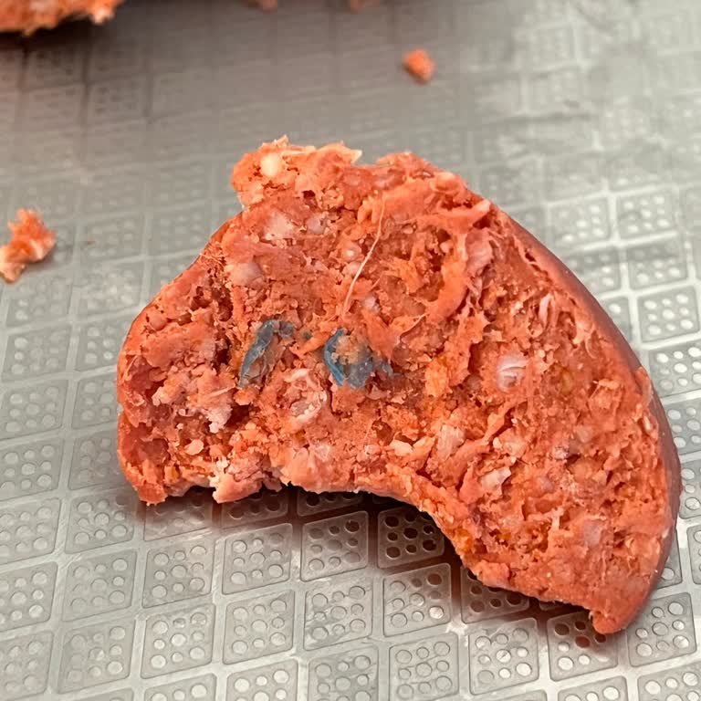 Migros'tan Alınan Polonez Dana Kasap Sucukta Plastik Parça