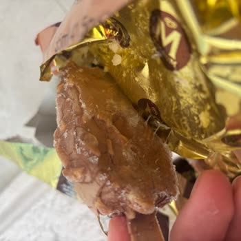 Magnum Minie Ice Cream Spoiled Bad Smell Taste