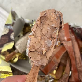Magnum Minie Ice Cream Spoiled Bad Smell Taste