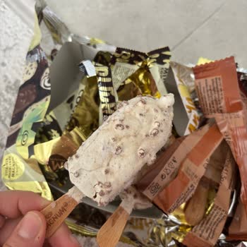 Magnum Minie Ice Cream Spoiled Bad Smell Taste