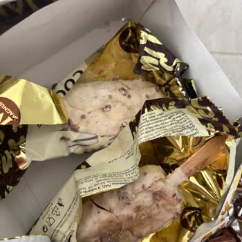 Magnum Minie Ice Cream Spoiled Bad Smell Taste