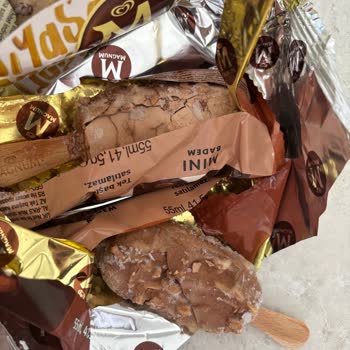 Magnum Minie Ice Cream Spoiled Bad Smell Taste