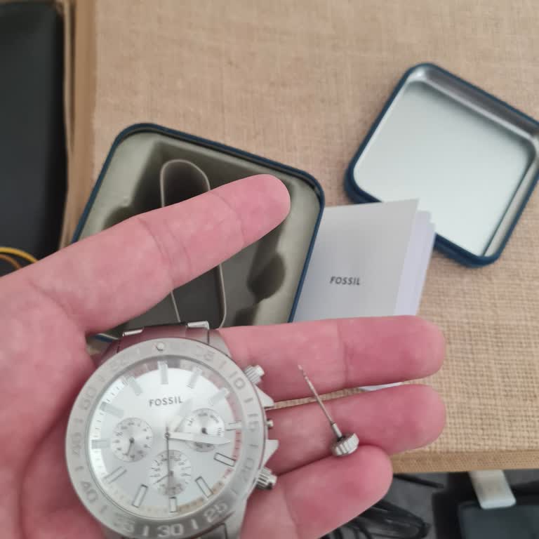 Garanti Belgesi Yok, Saat Çalışmaz