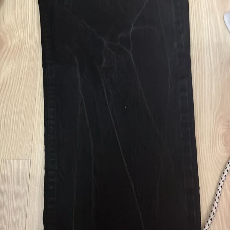 İlk Yıkamada Boya Aktı, Mağaza Tamir Dediyi Söylüyor: İade Ve Değişim Talebi