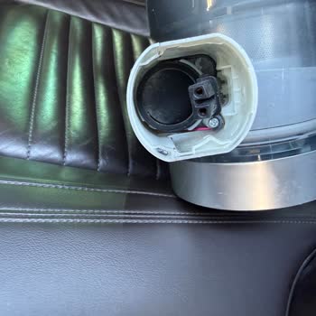 Garantili Vestel Süpürgede Küçük Parça Kırıldı, Servis Tamir Yerine Tam Ürün Ücretini İstiyor