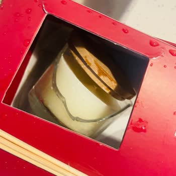 Kırık Mum Ve Oda Kokusu Seti İçin Ücretsiz Yenileme Talebi