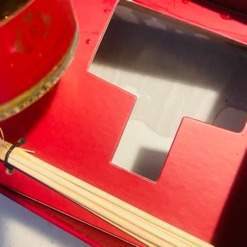 Kırık Mum Ve Oda Kokusu Seti İçin Ücretsiz Yenileme Talebi