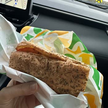 Subway Görseldeki Dolu Sandviç İle Gerçek Ürün Arasındaki Büyük Fark Ve İade Talebi