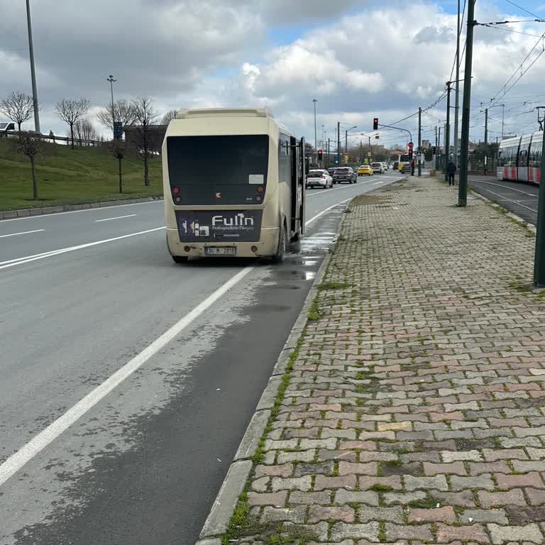 Zeytinburnu Minibüs Şoförünün Bilinmeyen Noktada Yolcu Bırakması Güvenlik Riski Yaratıyor