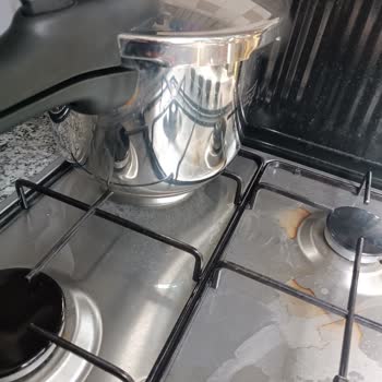 Buhar Deliklerinden Su Fışkıran Düdüklü Tencere Üretim Hatası Şikayeti