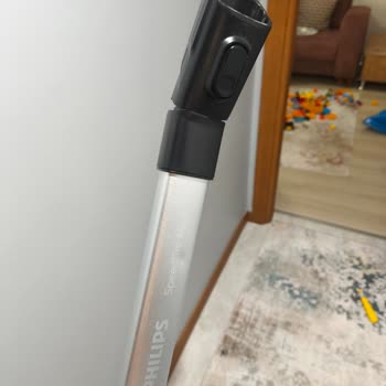 Philips 8000 Dik Süpürge Teleskopik Boru Kırıldı, Servis Süreci Gecikti