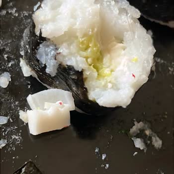 Sushi'de Kıl Ve Eksik Sos Paketi: Hijyen Şikayeti